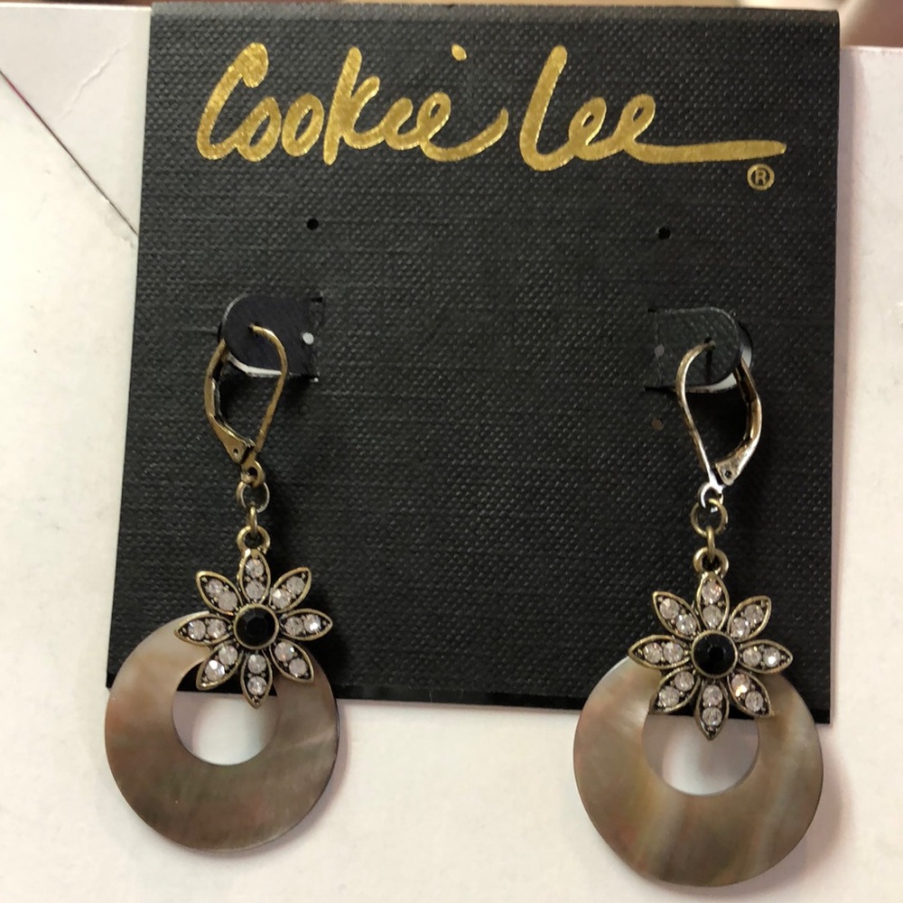 Shell and Star earrings